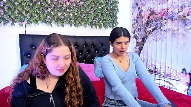 valeria and zoe online show from 05/19/26, 02:13