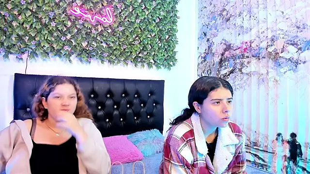 valeria and zoe online show from 05/12/26, 02:01