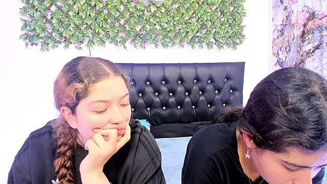 valeria and zoe online show from 05/26/26, 02:26