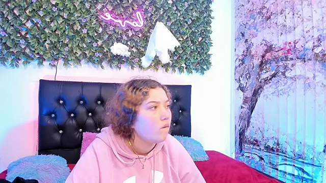 valeria and zoe online show from 04/22/26, 02:46
