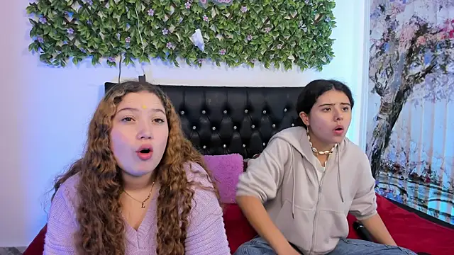 valeria and zoe online show from 04/30/26, 02:46