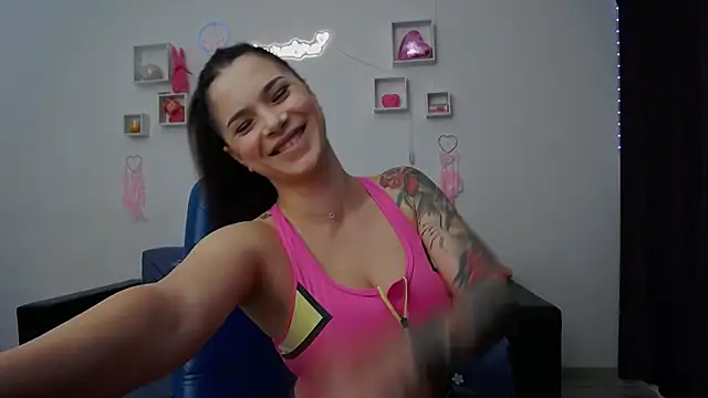 LauraLora3 online show from 04/07/26, 09:11