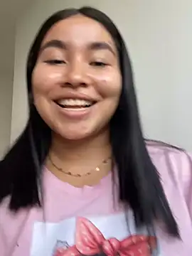 Snapshot of Pamela222- chatting on 02/25/26, 09:47 Pamela222- online show from 02/25/26, 09:47