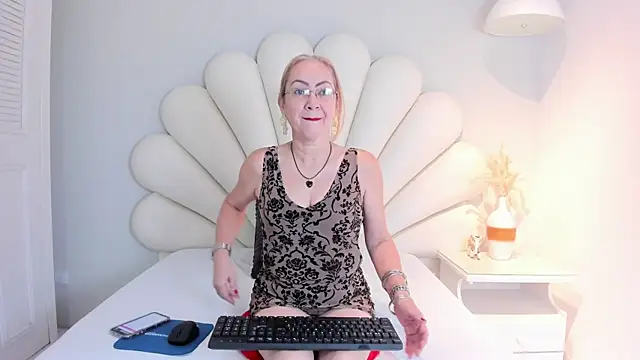 Snapshot of Victoria_Firee chatting on 05/31/26, 12:33 Victoria Firee online show from 05/31/26, 12:33