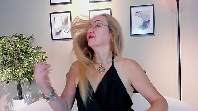 Victoria Firee online show from 02/27/26, 12:16