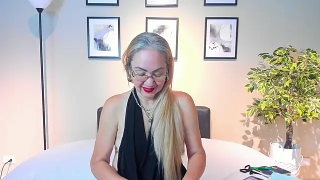 Victoria Firee online show from 04/07/26, 12:07