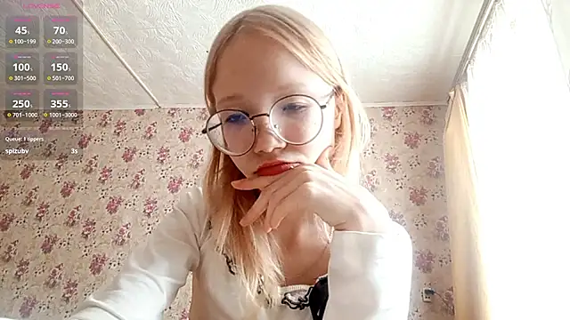 Snapshot of SoniqBliss chatting on 02/28/26, 07:30 SoniqBliss online show from 02/28/26, 07:30