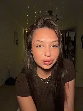 Snapshot of Fragile_Tease chatting on 03/21/26, 03:38 Fragile Tease online show from 03/21/26, 03:38