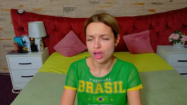 LannaSkyy online show from 03/25/26, 07:13