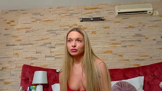 LannaSkyy online show from 03/11/26, 07:41