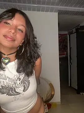 Eloise aksnes online show from 06/25/26, 05:05