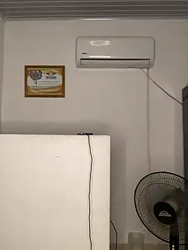 Eloise aksnes online show from 07/01/26, 04:35