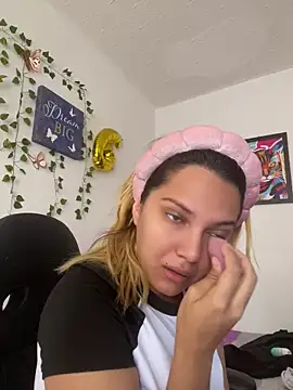 aurora bela online show from 04/14/26, 01:49