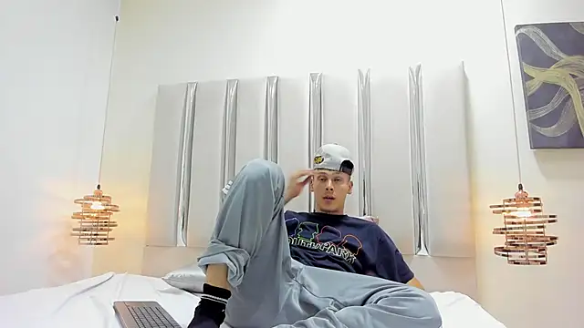 Snapshot of Ethan_Wolfe chatting on 03/02/26, 05:19 Ethan Wolfe online show from 03/02/26, 05:19