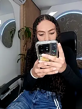 ritzabeth daniel online show from 03/23/26, 02:44