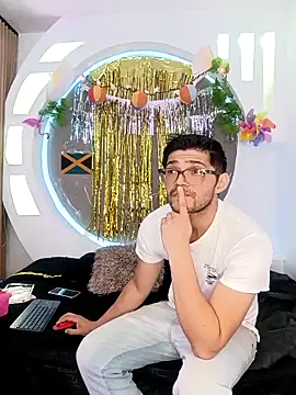 ritzabeth daniel online show from 04/04/26, 02:29