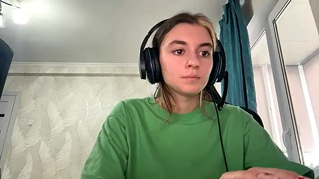 Snapshot of PluralPalaver chatting on 02/27/26, 07:19 PluralPalaver online show from 02/27/26, 07:19