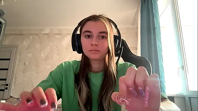 Snapshot of PluralPalaver chatting on 03/02/26, 06:14 PluralPalaver online show from 03/02/26, 06:14