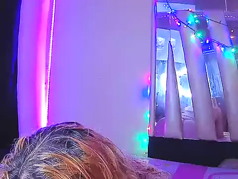 Snapshot of coconu052 chatting on 02/28/26, 03:55 coconu052 online show from 02/28/26, 03:55