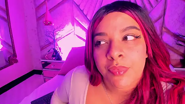 EmeelyMuller online show from 05/19/26, 04:52