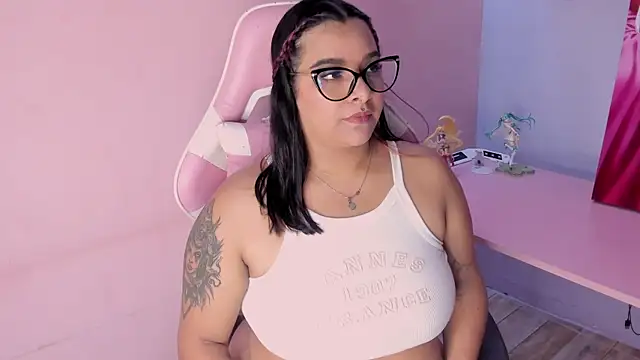 EmeelyMuller online show from 03/16/26, 06:06