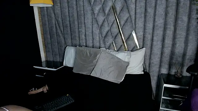 EmeelyMuller online show from 03/10/26, 03:32