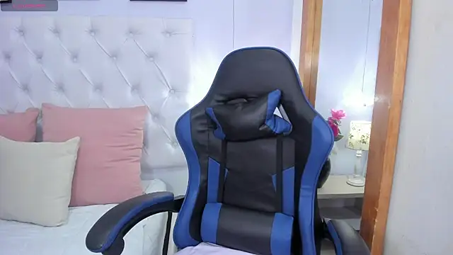 violetaluxx online show from 04/10/26, 04:25