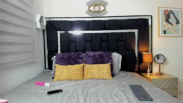 Snapshot of Tiana_moon chatting on 04/26/26, 01:58 Tiana moon online show from 04/26/26, 01:58