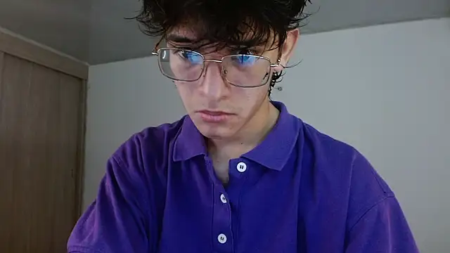 Snapshot of noah_millerx chatting on 06/20/26, 08:14 noah millerx online show from 06/20/26, 08:14