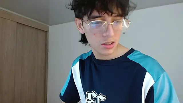 Snapshot of noah_millerx chatting on 06/17/26, 07:13 noah millerx online show from 06/17/26, 07:13
