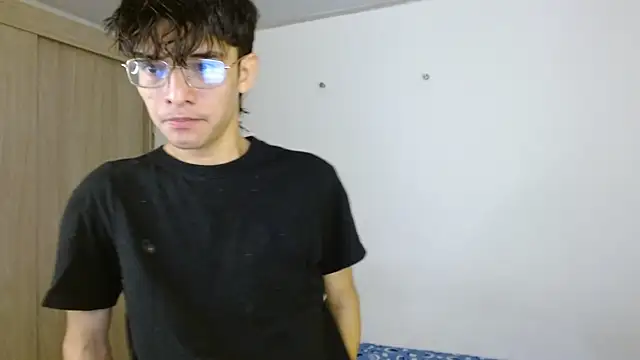 Snapshot of noah_millerx chatting on 06/19/26, 08:03 noah millerx online show from 06/19/26, 08:03