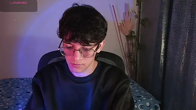 Snapshot of noah_millerx chatting on 03/01/26, 03:50 noah millerx online show from 03/01/26, 03:50