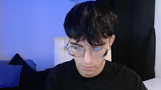 Snapshot of noah_millerx chatting on 07/13/26, 09:58 noah millerx online show from 07/13/26, 09:58