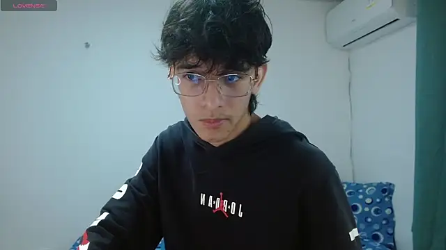 Snapshot of noah_millerx chatting on 05/02/26, 03:34 noah millerx online show from 05/02/26, 03:34
