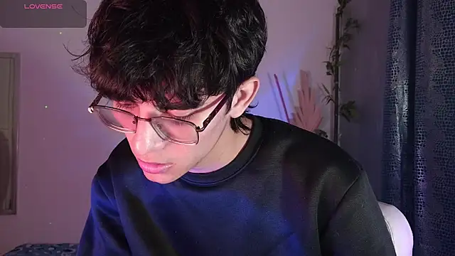 Snapshot of noah_millerx chatting on 03/02/26, 04:13 noah millerx online show from 03/02/26, 04:13