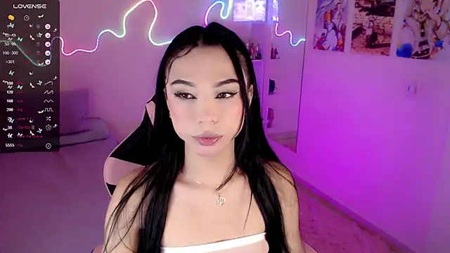 IamAndrea01 online show from 04/15/26, 06:19