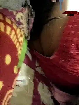 Snapshot of Nude-couple2 chatting on 03/01/26, 09:04 Nude-couple2 online show from 03/01/26, 09:04