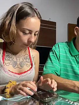 parejahot77 online show from 04/02/26, 01:02