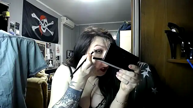 EvaBeautyXx online show from 03/12/26, 08:02