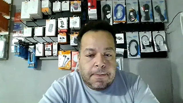 Snapshot of UrsoBissexualPauGrosso chatting on 04/17/26, 05:21 UrsoBissexualPauGrosso online show from 04/17/26, 05:21