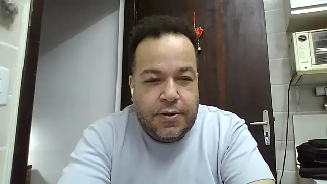 Snapshot of UrsoBissexualPauGrosso chatting on 05/27/26, 07:54 UrsoBissexualPauGrosso online show from 05/27/26, 07:54