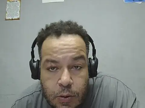 UrsoBissexualPauGrosso online show from 04/04/26, 08:37