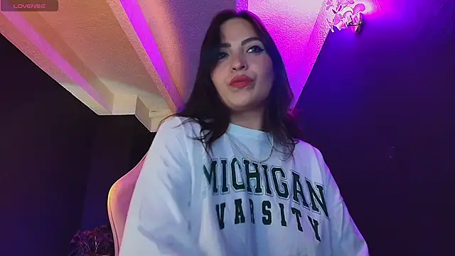 softnicol  online show from 03/06/26, 10:49