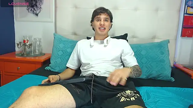 EXCLUSIVE8 online show from 03/21/26, 04:46