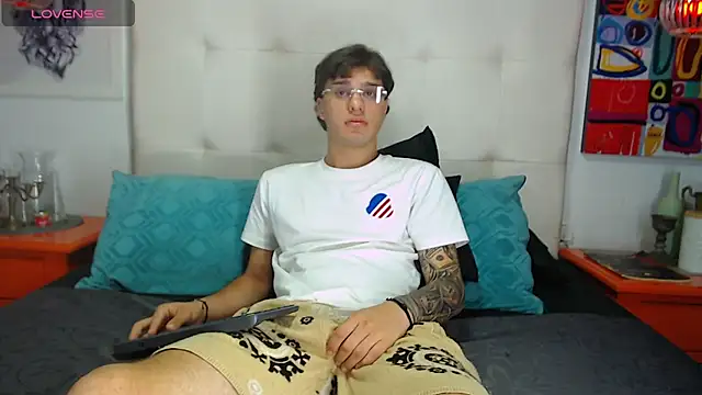 EXCLUSIVE8 online show from 03/27/26, 04:32