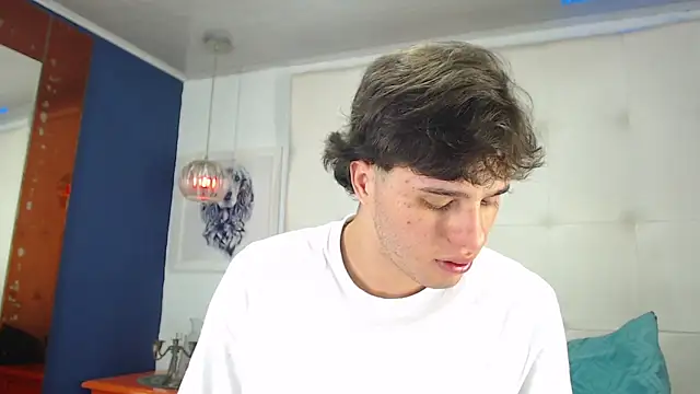 EXCLUSIVE8 online show from 03/31/26, 04:58