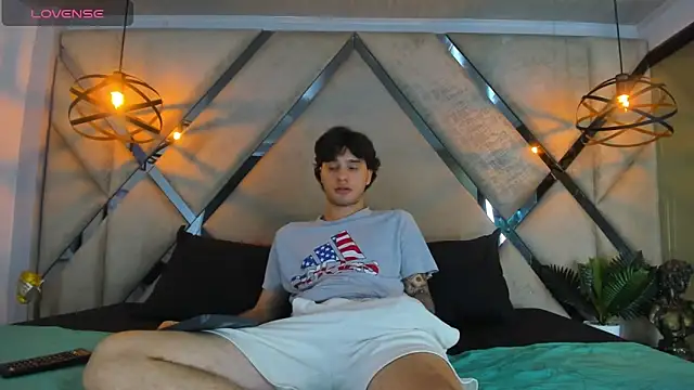 EXCLUSIVE8 online show from 03/08/26, 04:16