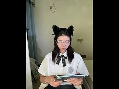 Y--F--LOVE online show from 04/03/26, 02:45