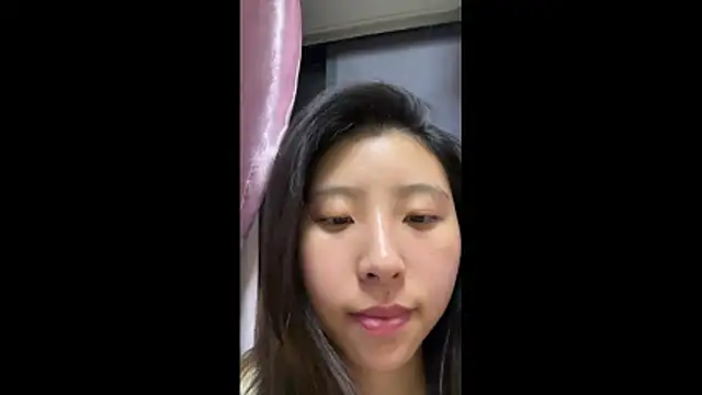 Snapshot of Y--F--LOVE chatting on 02/26/26, 04:40 Y--F--LOVE online show from 02/26/26, 04:40