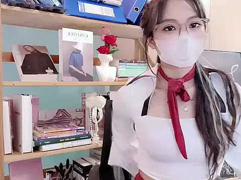RG Lenalyy online show from 05/18/26, 10:31